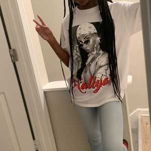 aaliyah graphic tee